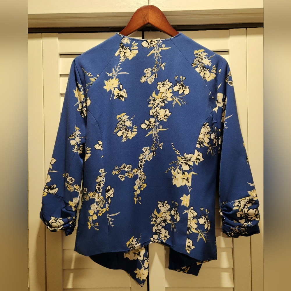 Floral jacket - Picture 2 of 4